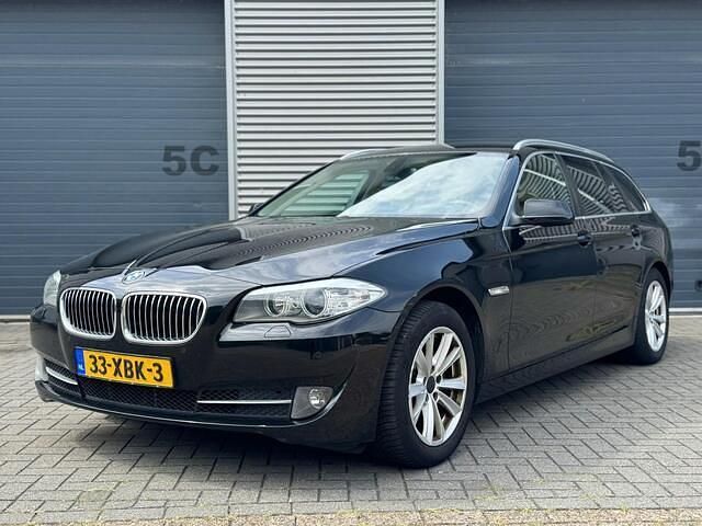 Zwart Gebruikt 2012 BMW 520 Executive Stationwagen | € 5.250 (Iets duurder) - Afbeelding 1/4
