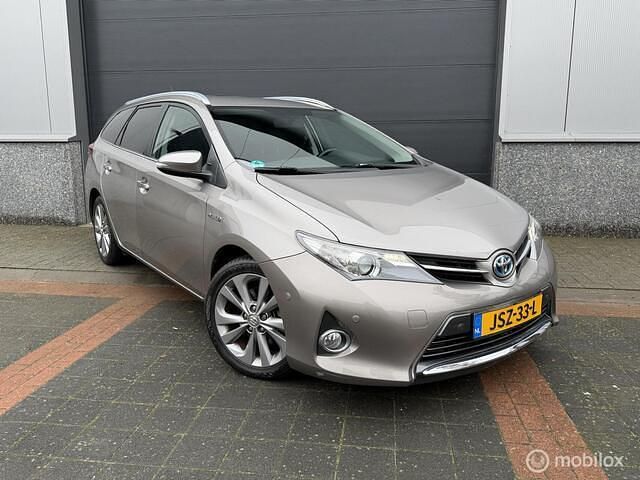 Grijs Occasion 2014 Toyota Auris Executive Hatchback | € 14.295 (Eerlijke prijs) - Afbeelding 1/4