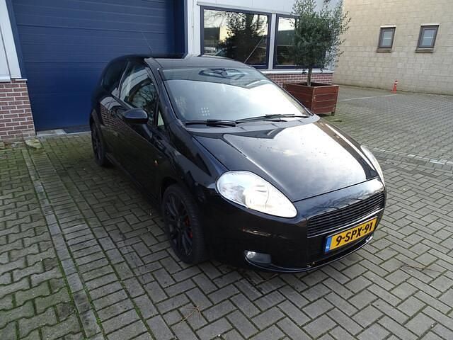 Occasion Fiat Grande Punto 120 PK (88 kW) 2007 Zwart Hatchback