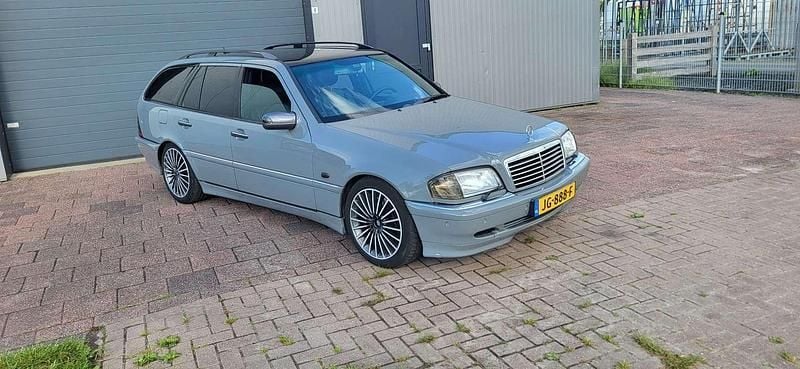 Grijs Gebruikt 1999 Mercedes C240 Stationwagen | € 3.250 - Afbeelding 1/4