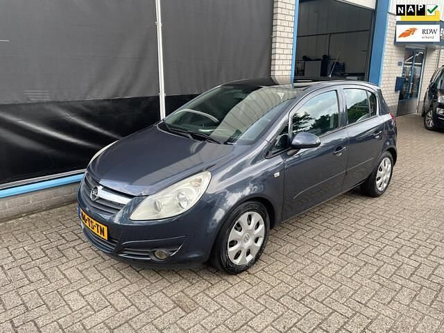 Grijs Gebruikt 2007 Opel Corsa Enjoy Hatchback | € 2.450 (Eerlijke prijs) - Afbeelding 1/4