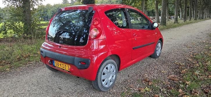 Gebruikt 2009 Peugeot 107 Hatchback | € 1.250 - Afbeelding 1/4