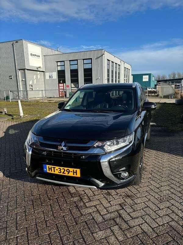 Occasion 2015 Mitsubishi Outlander P-HEV Instyle Stationwagen | € 13.499 (Eerlijke prijs) - Afbeelding 1/4
