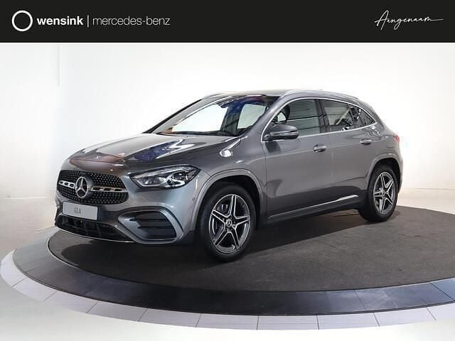 Grijs Nieuw 2025 Mercedes GLA180 Business SUV | € 60.738 (Eerlijke prijs) - Afbeelding 1/4