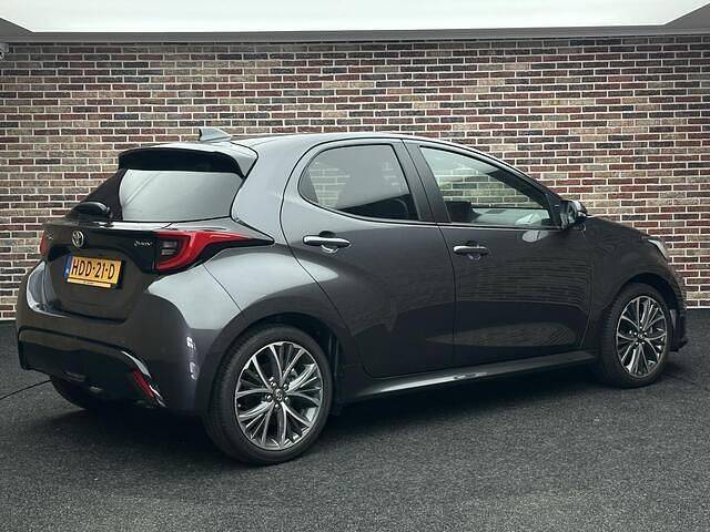 Nieuw Toyota Yaris Executive 131 PK (96 kW) 2025 Grijs Hatchback