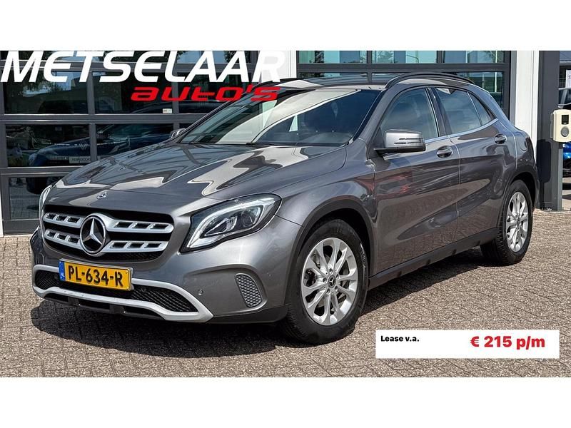 Grijs Gebruikt 2017 Mercedes GLA180 Premium SUV | € 20.650 (Eerlijke prijs) - Afbeelding 1/3