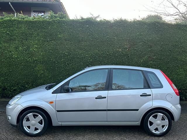 Occasion Ford Fiesta 80 PK (58 kW) 2002 Grijs (metallic) Hatchback