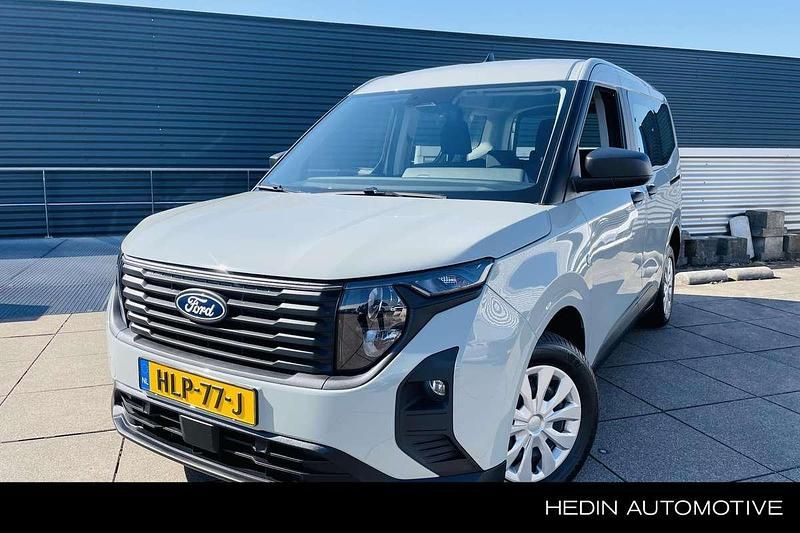 Groen Gebruikt 2024 Ford Tourneo Courier Trend MPV | € 29.950 - Afbeelding 1/4