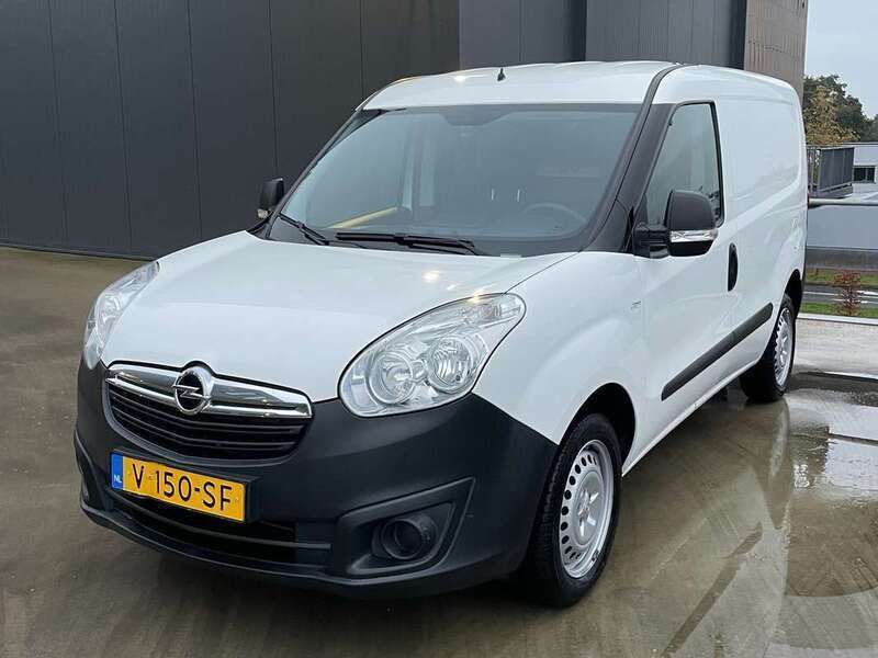 Wit Gebruikt 2018 Opel Combo MPV | € 10.999 - Afbeelding 1/4