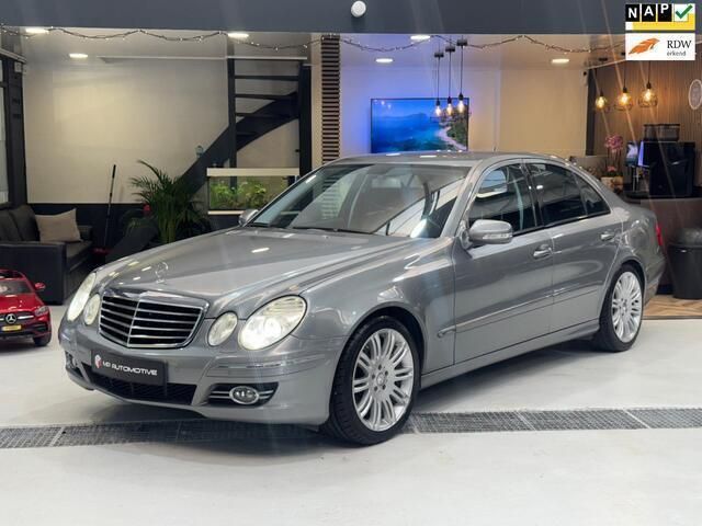 Grijs Gebruikt 2008 Mercedes E320 Avantgarde Sedan | € 7.995 (Duur) - Afbeelding 1/4