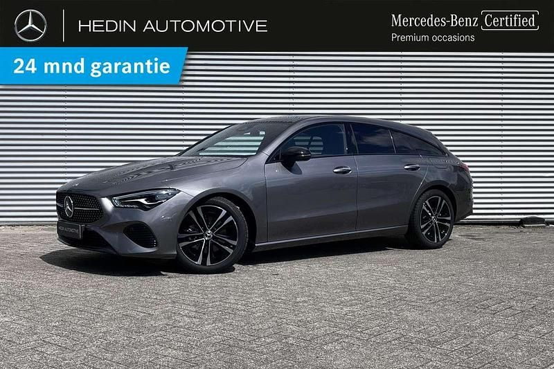 Grijs Gebruikt 2025 Mercedes CLA180 Shooting Brake Edition Stationwagen | € 50.315 - Afbeelding 1/3