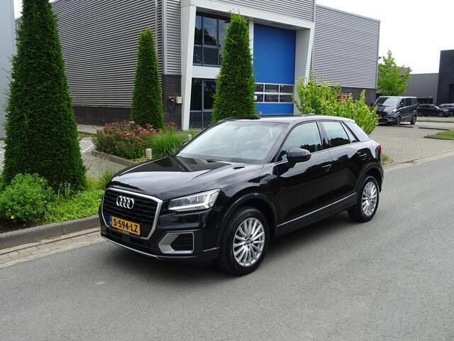 Zwart Gebruikt 2017 Audi Q2 Design SUV | € 14.450 (Eerlijke prijs) - Afbeelding 1/4
