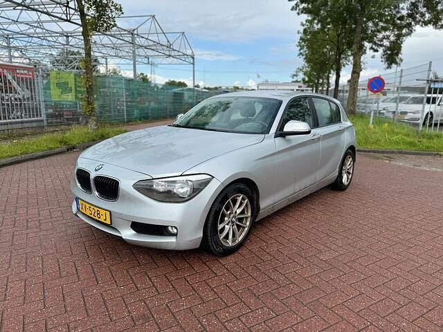 Grijs Gebruikt 2014 BMW 116 Hatchback | € 3.750 (Eerlijke prijs) - Afbeelding 1/4
