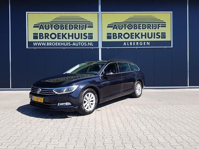 Zwart Gebruikt 2015 VW Passat Comfortline Stationwagen | € 6.700 (Duur) - Afbeelding 1/4