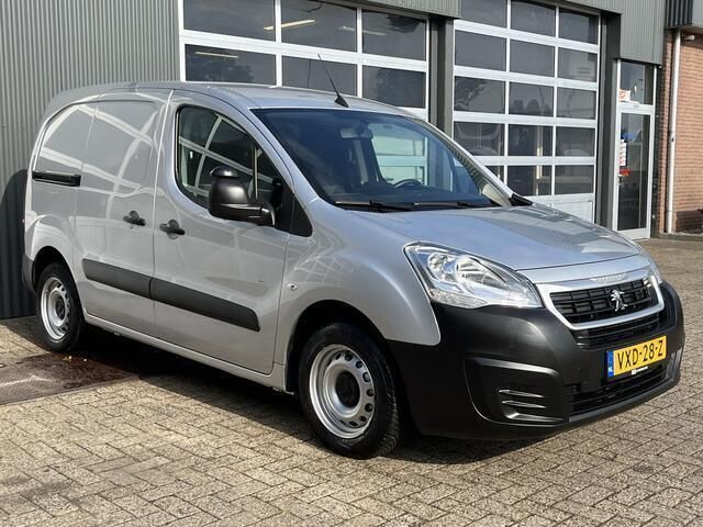 Grijs Gebruikt 2017 Peugeot Partner MPV | € 9.950 (Eerlijke prijs) - Afbeelding 1/4