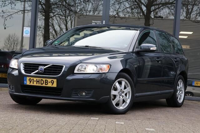 Grijs Gebruikt 2008 Volvo V50 Stationwagen | € 6.495 (Duur) - Afbeelding 1/4