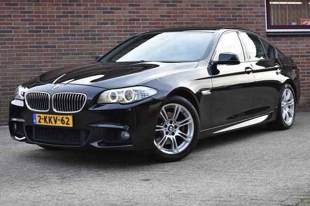 Zwart Occasion 2013 BMW 520 Executive Sedan | € 10.949 (Super prijs) - Afbeelding 1/4