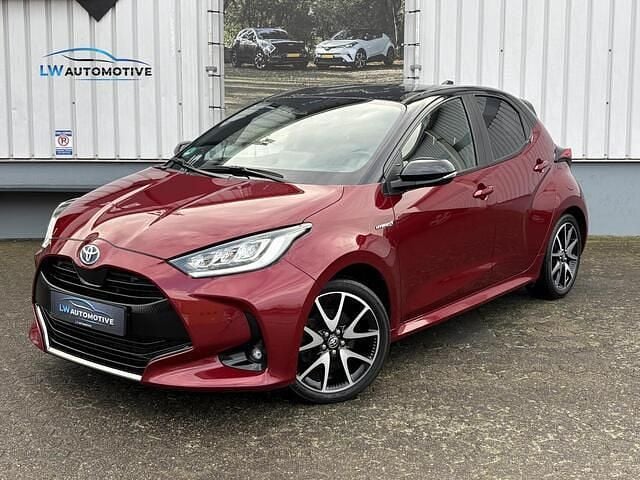 Occasion Toyota Yaris Executive 116 PK (85 kW) 2020 Rood Hatchback