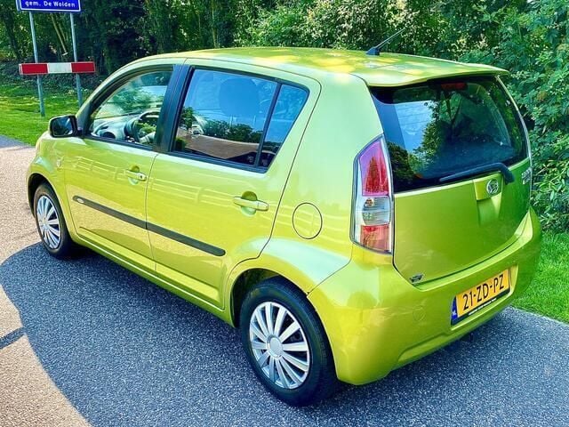 Occasion Daihatsu Sirion 69 PK (50 kW) 2008 Groen Hatchback