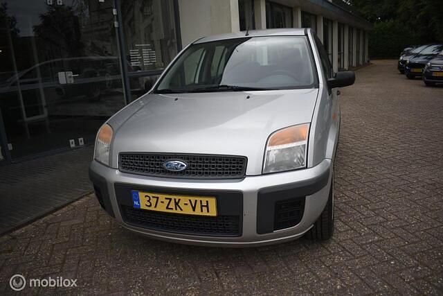 Occasion Ford Fusion Cool & Sound Edition 80 PK (58 kW) 2008 Grijs MPV