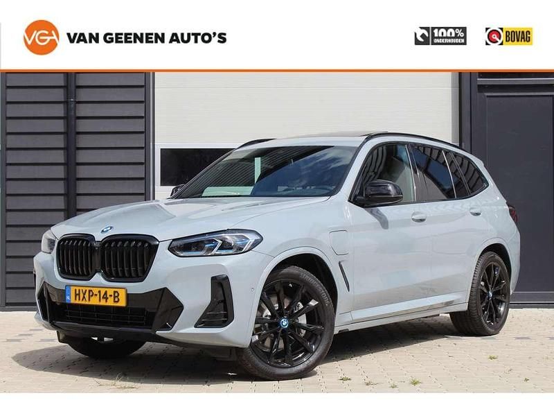 Grijs, metallic lak Gebruikt 2022 BMW X3 M Sport SUV | € 55.899 - Afbeelding 1/4