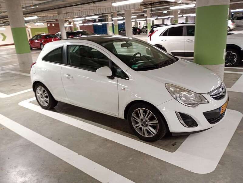 Wit Gebruikt 2011 Opel Corsa Hatchback | € 2.600 (Goede deal) - Afbeelding 1/4
