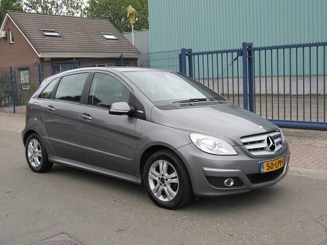 Grijs Gebruikt 2010 Mercedes B160 MPV | € 5.750 (Iets duurder) - Afbeelding 1/4
