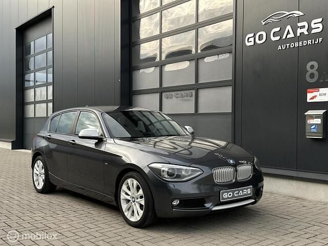 Grijs Gebruikt 2014 BMW 118 Urban Line Hatchback | € 9.750 (Eerlijke prijs) - Afbeelding 1/3