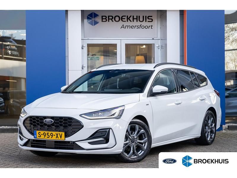 Wit Occasion 2023 Ford Focus ST-Line Stationwagen | € 22.895 (Eerlijke prijs) - Afbeelding 1/4