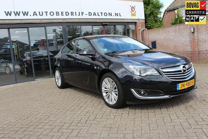 Zwart Gebruikt 2016 Opel Insignia Business Hatchback | € 11.950 (Eerlijke prijs) - Afbeelding 1/4