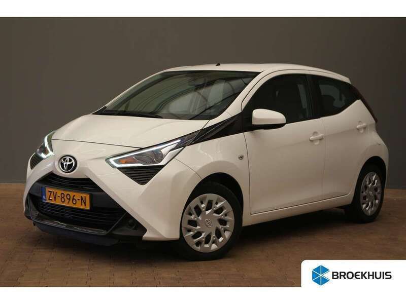 Wit Gebruikt 2019 Toyota Aygo X-play Hatchback | € 9.900 (Eerlijke prijs) - Afbeelding 1/4
