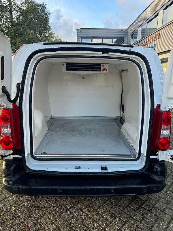 Wit Gebruikt 2012 Peugeot Partner MPV | € 2.500 (Eerlijke prijs) - Afbeelding 1/4