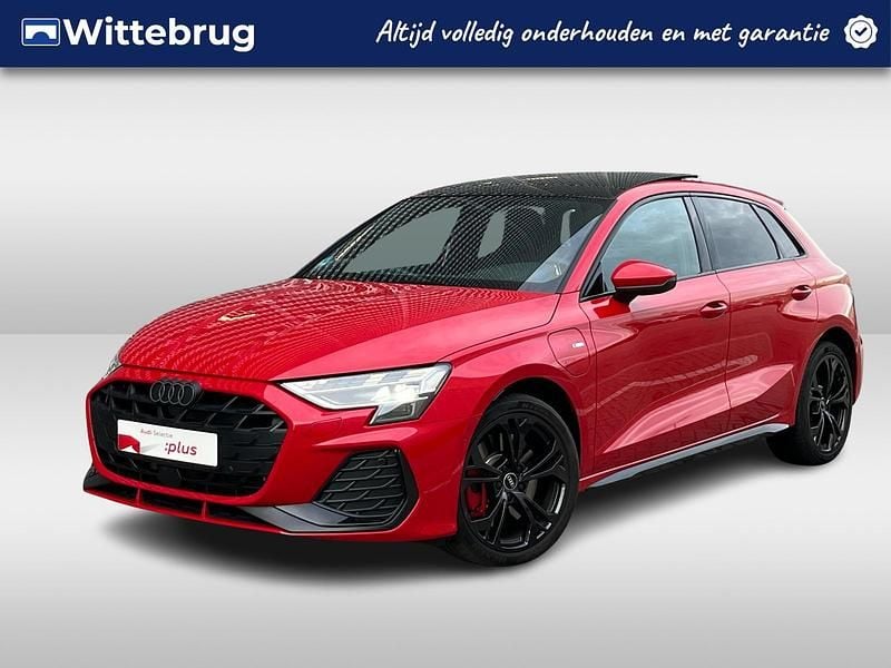 Rood Gebruikt 2025 Audi A3 Sportback e-tron Competition Hatchback | € 54.950 (Eerlijke prijs) - Afbeelding 1/2