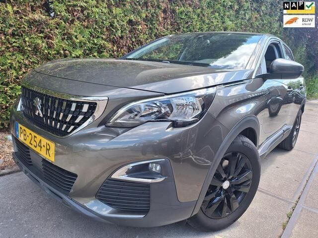 Grijs, metallic lak Gebruikt 2017 Peugeot 3008 SUV | € 8.750 (Goede deal) - Afbeelding 1/4