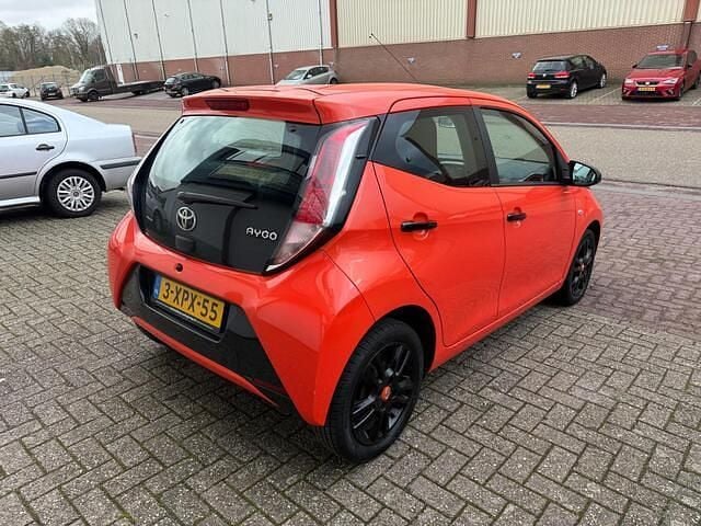 Occasion Toyota Aygo X-cite 69 PK (50 kW) 2014 Oranje Hatchback