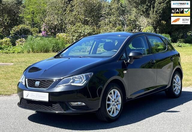 Zwart Gebruikt 2015 Seat Ibiza CONNECT Hatchback | € 7.450 (Eerlijke prijs) - Afbeelding 1/4