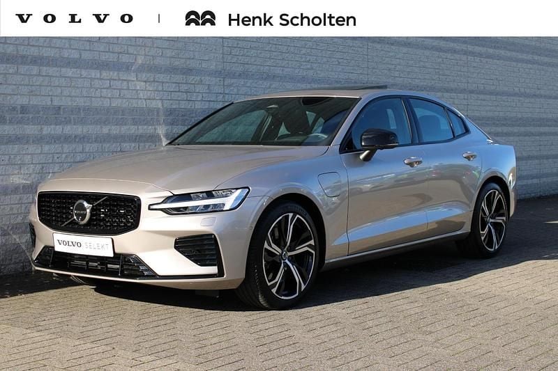 Grijs Gebruikt 2024 Volvo S60 Ultimate Sedan | € 48.950 (Iets duurder) - Afbeelding 1/4