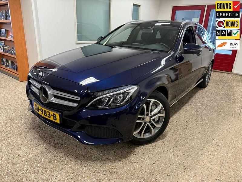 Blauw Occasion 2016 Mercedes C350e Edition Stationwagen | € 15.999 (Eerlijke prijs) - Afbeelding 1/4