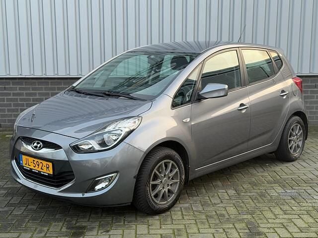Grijs Gebruikt 2013 Hyundai ix20 Hatchback | € 5.249 (Eerlijke prijs) - Afbeelding 1/4