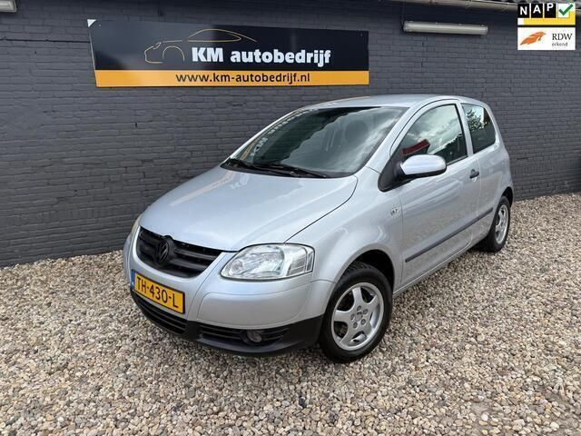 Grijs Gebruikt 2005 VW Fox Trendline Hatchback | € 1.050 (Goede deal) - Afbeelding 1/4