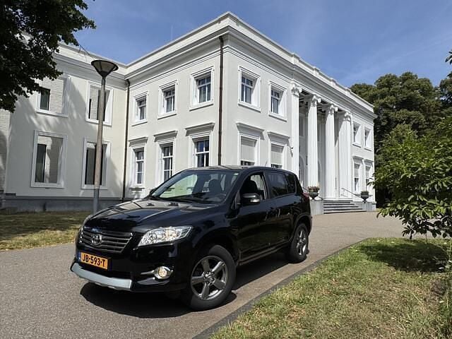 Zwart Gebruikt 2012 Toyota RAV4 Business Edition SUV | € 17.950 (Eerlijke prijs) - Afbeelding 1/4