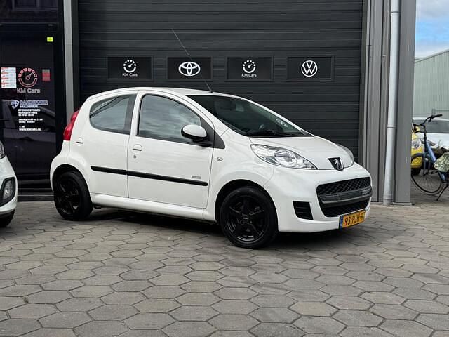 Wit Gebruikt 2011 Peugeot 107 Hatchback | € 3.650 (Eerlijke prijs) - Afbeelding 1/4