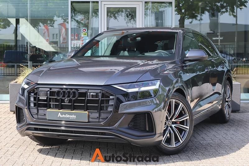 Grijs Gebruikt 2023 Audi Q8 S-Line SUV | € 70.900 - Afbeelding 1/4