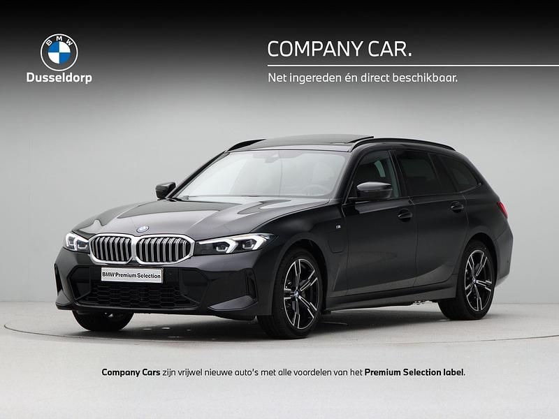 Zwart Gebruikt 2025 BMW 330e Comfort Edition Stationwagen | € 67.072 (Duur) - Afbeelding 1/4