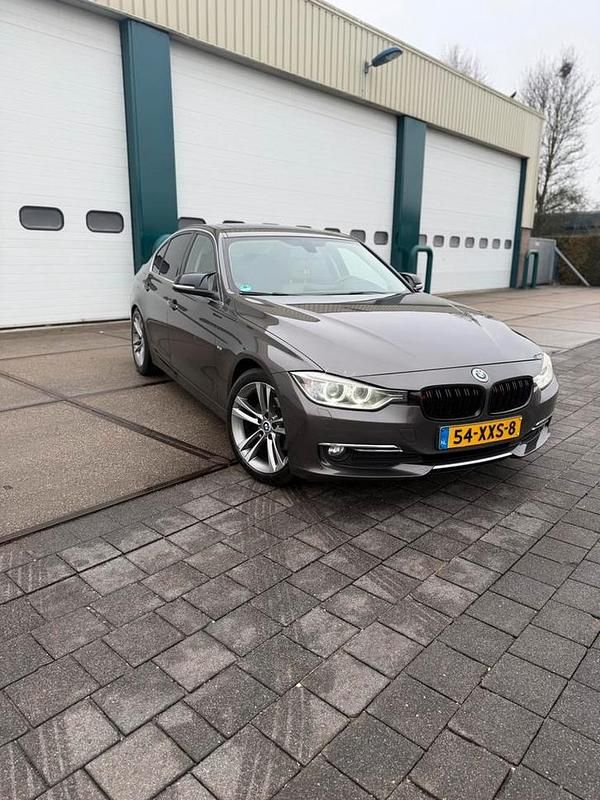 Occasion 2012 BMW 320 | € 9.000 (Duur) - Afbeelding 1/4