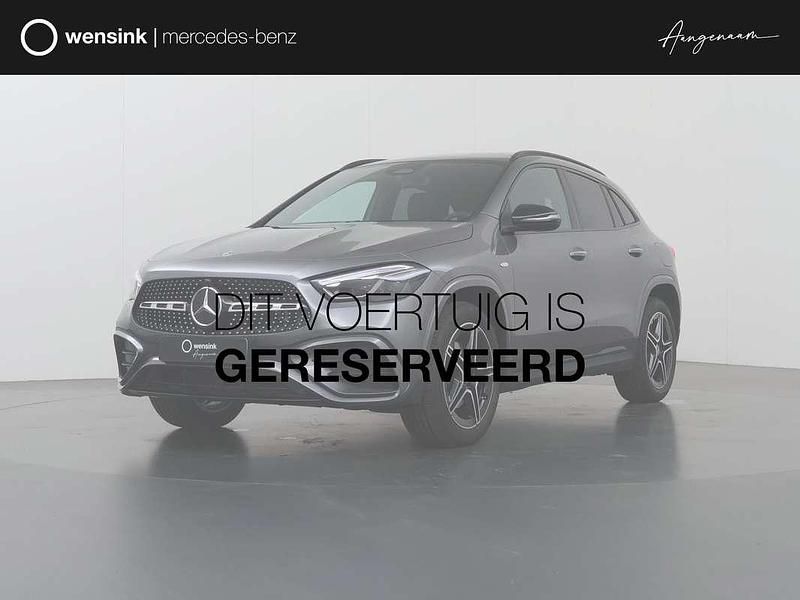 Grijs, metallic lak Nieuw 2025 Mercedes GLA250 Business SUV | € 56.478 - Afbeelding 1/4