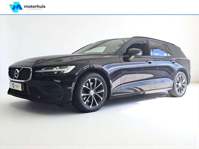 Zwart Occasion 2022 Volvo V60 Momentum Stationwagen | € 22.295 (Super prijs) - Afbeelding 1/4
