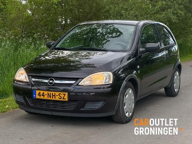 Zwart Occasion 2003 Opel Corsa Essentia Hatchback | € 2.490 (Iets duurder) - Afbeelding 1/3