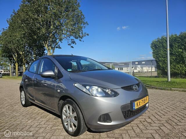 Grijs Gebruikt 2009 Mazda 2 Hatchback | € 2.499 (Goede deal) - Afbeelding 1/4