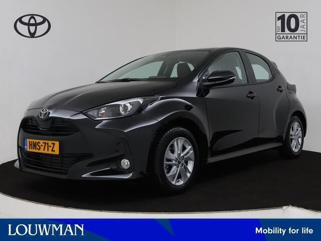 Zwart, metallic lak Gebruikt 2025 Toyota Yaris Active Hatchback | € 29.445 - Afbeelding 1/3